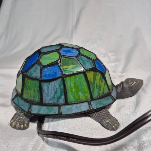 VTG STAINED GLASS TURTLE LAMP LIGHT TIFFANY STYLE