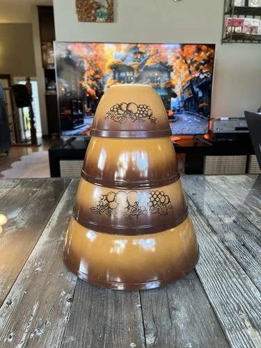 Vintage Pyrex Set of 4 Old Orchard Brown Mixing Bowls Nesting 401 - 404