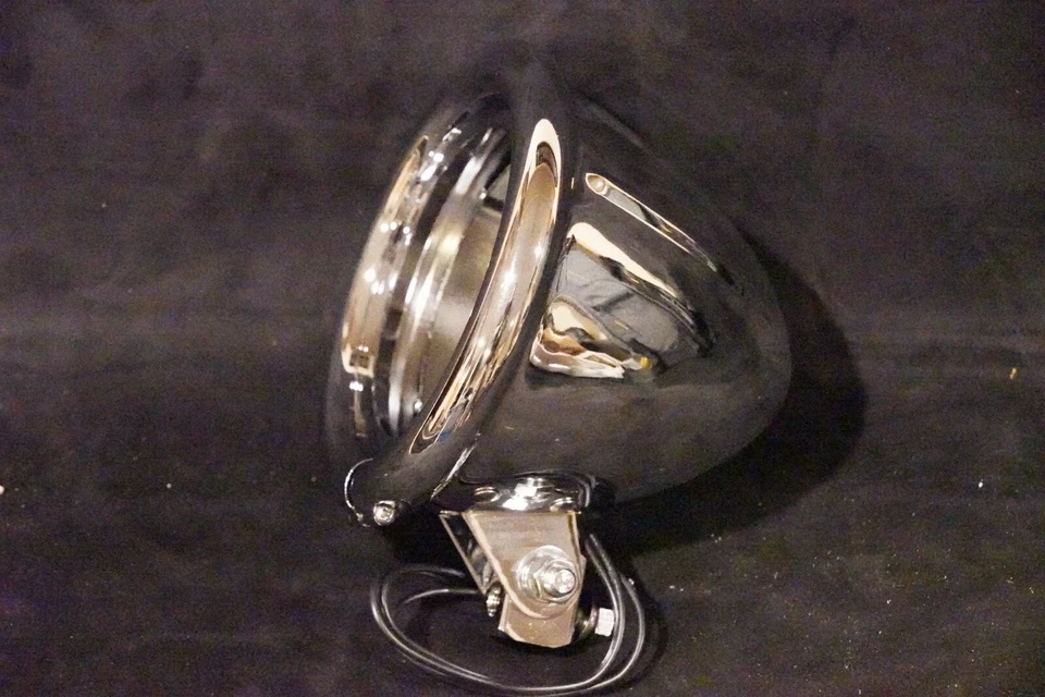 Farol personalizado cromado com nervuras 4 1/2" para Harley Dyna Sportster Chopper Bobber - Imagem 4 de 4