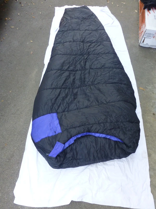 Cabelas Trekker V Quallofil Mummy Sleeping Bag