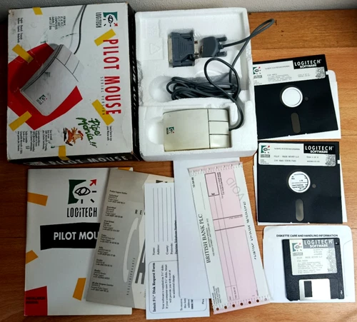 Vintage Logitech Serial Pilot Mouse 1992 M-MD15L Boxed w/ Manuals & Floppy Disks