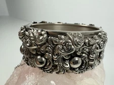 Vintage Ornate Silvertone Art Nouveau Repousse Embossed Hinged Bangle Bracelet
