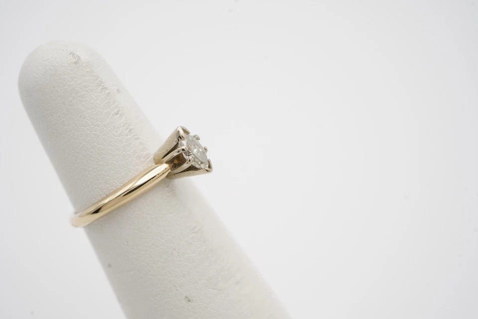 Women 14k Karat Yellow Gold Diamond Engagement Ring. Size 4.0 - Image 4 of 4