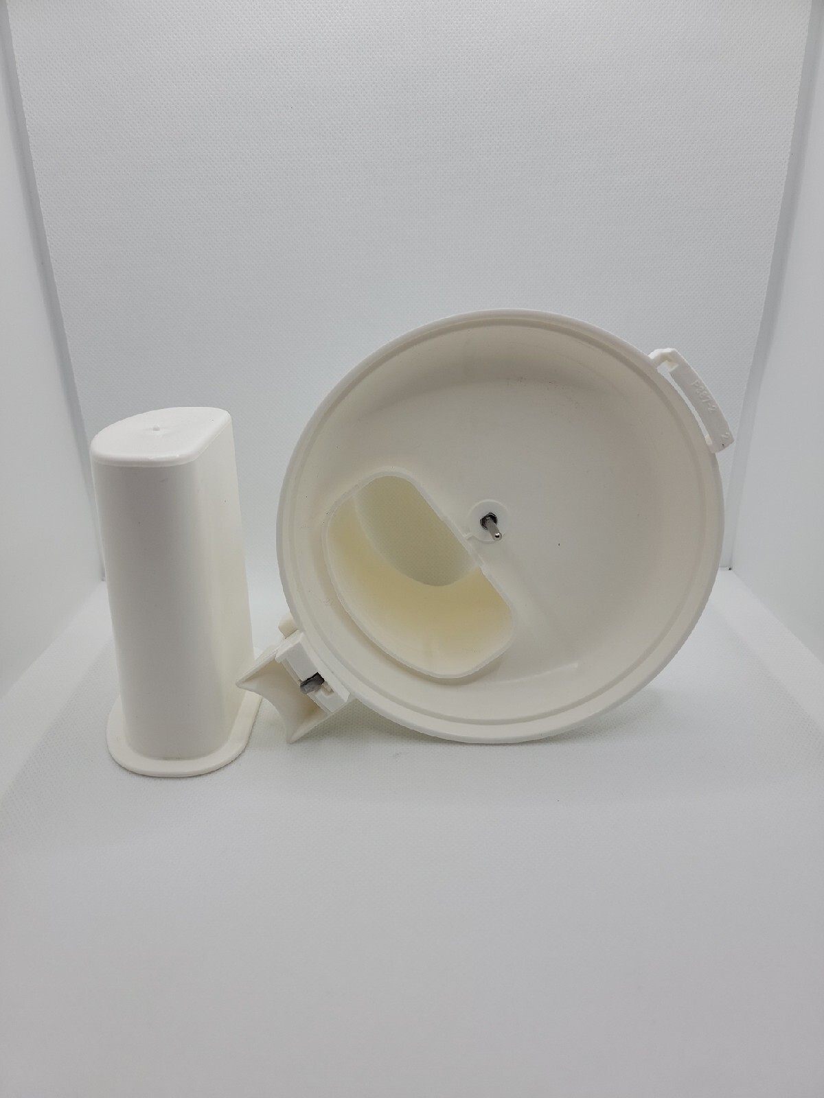 Food Processor White Pusher Lid w/ Pusher West Bend 6491 Replacement Parts Only