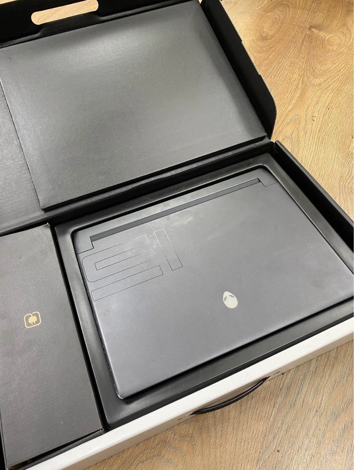 Alienware Laptop 12th Gen I7 16gb 1tb - Image 4 of 4