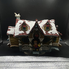Casa de campo de resina cubierta de nieve Disney Mickey Mouse decoración de pueblo de Navidad