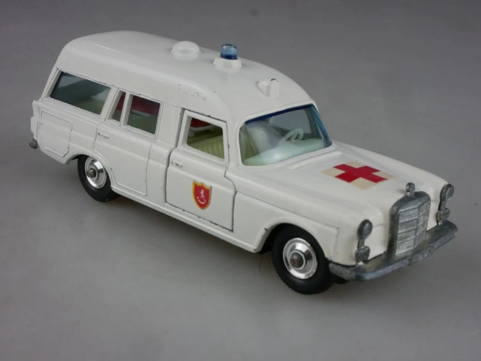 K-06B Mercedes Benz 'Binz' Ambulance - 81437 Matchbox Kingsize Lesney - Bild 3 von 4