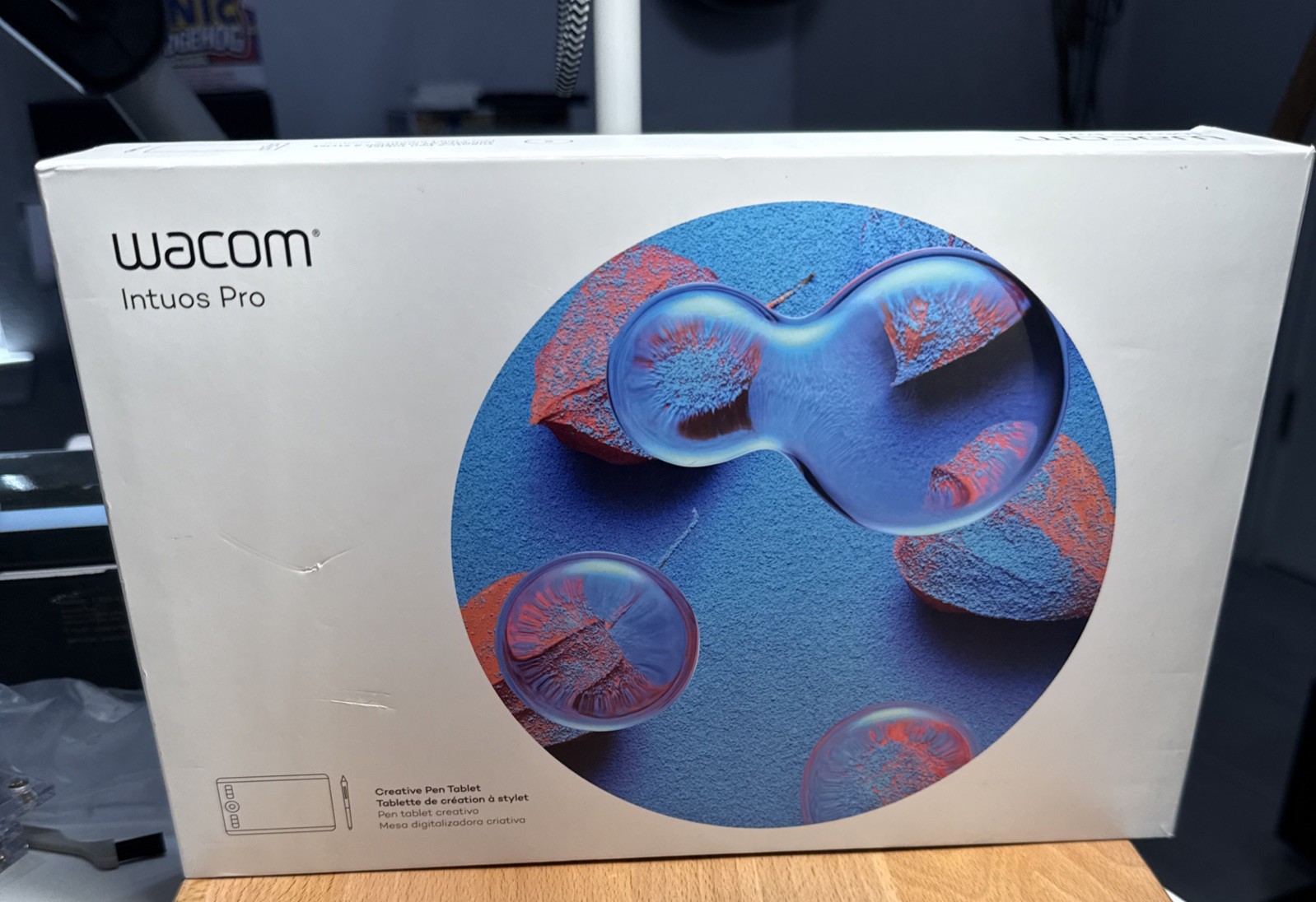 Wacom Intuos Pro Tablet with Pro Pen 2 8k pressure level, bluetooth,express keys