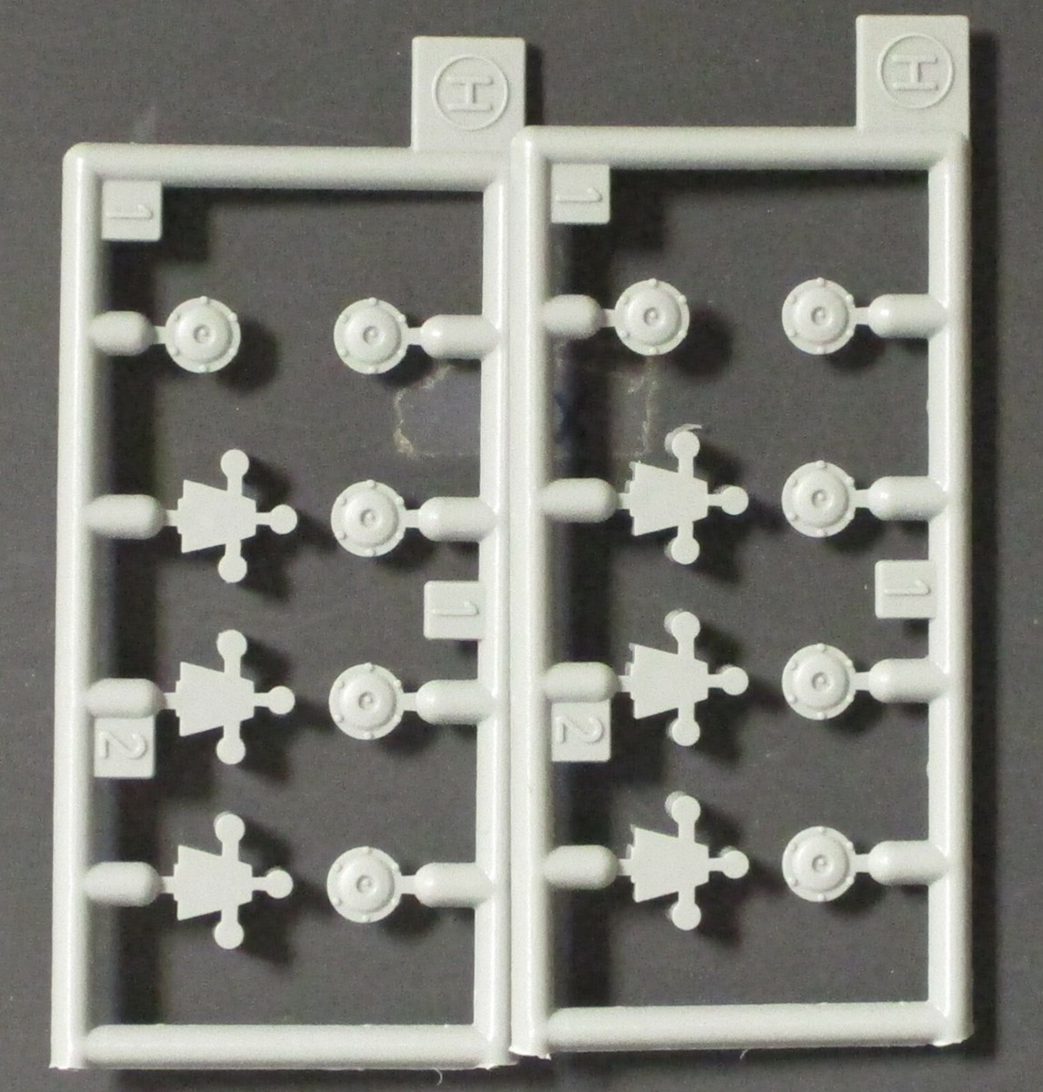 DRAGON 1/35 GERMAN Sd.Kfz.164 Nashorn - Parts Tree H x 2 from Kit