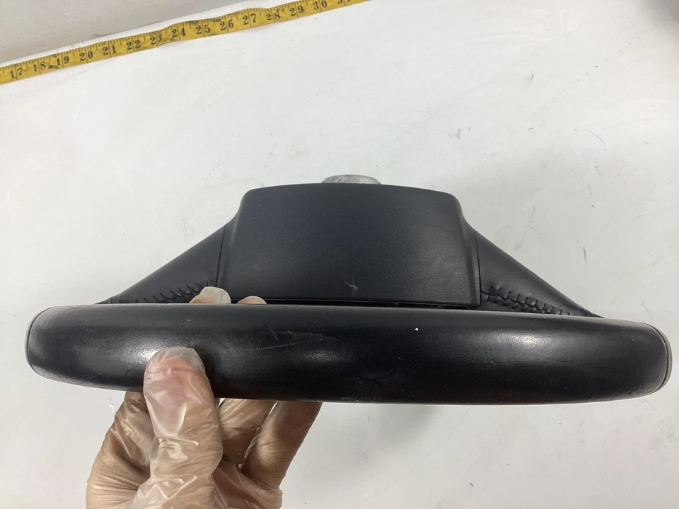 Volante Audi A4 2009-2012 4 radios 8R0419091F OEM. Foto 4 de 4