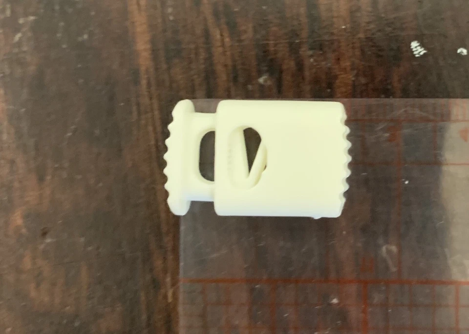 6pcs Slim Line Non Slip Spring Lock Toggle White Plastic 35 X 15 X 6.5 - Image 4 of 4