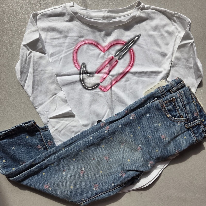 Gap Girls Size 4 Denim Floral Jeans & Nike Long Sleeve Top  $60 Pink white