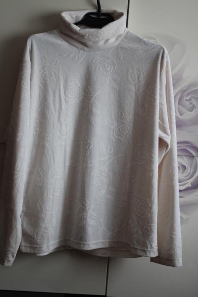 Women on the rocks Turtleneck White Polyester 44 /