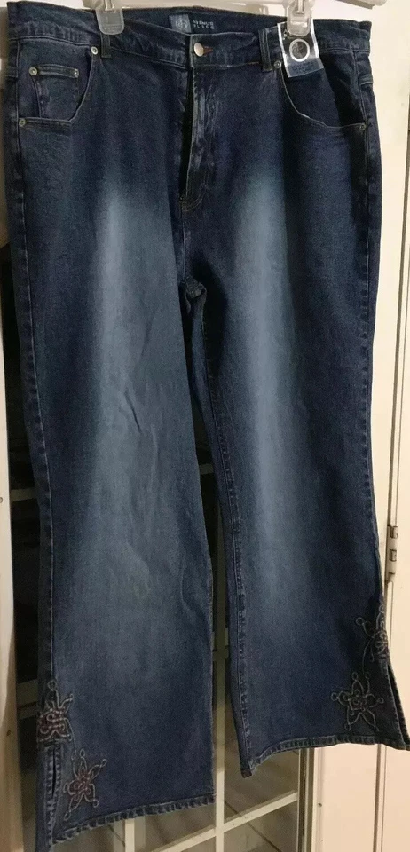 Avenue Blues SZ Low Rise Ladies Stretch Embroidered Flair Leg Jeans NWT - Image 3 of 4