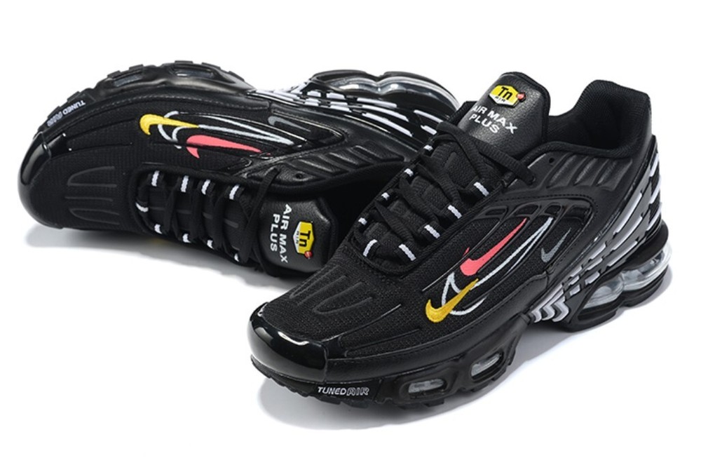 Nike Air Max Plus TN Mens Black Low Top Running Basketball Sneakers