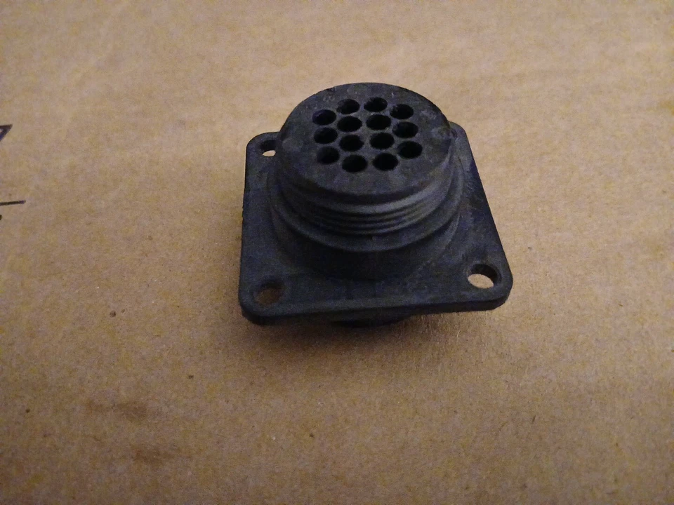 206043-1 Amp. Commector - Image 4 of 4