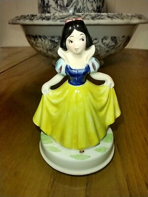VTG Schmid Snow White Porcelain Figurine Music Box Walt Disney Inc Japan 1968
