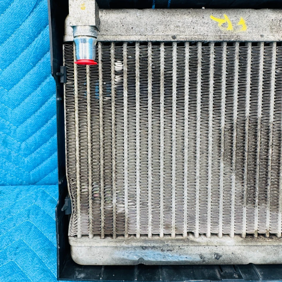 BMW 650i 2012-2017 4,4 N63 xDrive motor derecho radiador refrigerante OEM 17117805630 Foto 4 de 4