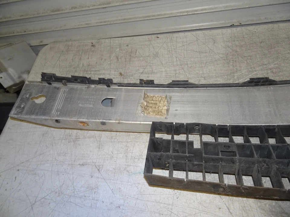 1998-2002 VOLVO C70 OEM FRONT BUMPER REINFORCEMENT IMPACT BAR FACTORY 09151514 - Image 4 of 4