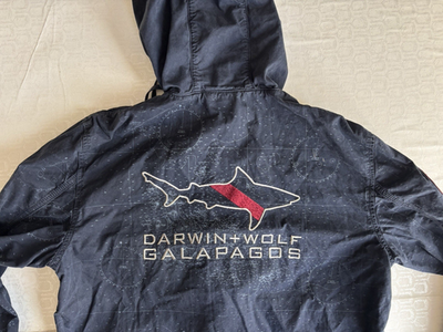 #ad Darwin Wolf Galapagos Jacket Hooded Full Zip Men Large Blue Shark Logo Cotton $44.99