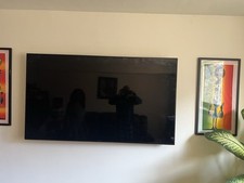 Samsung UN65AU8000F 65" 4K Crystal UHD Smart TV - Black