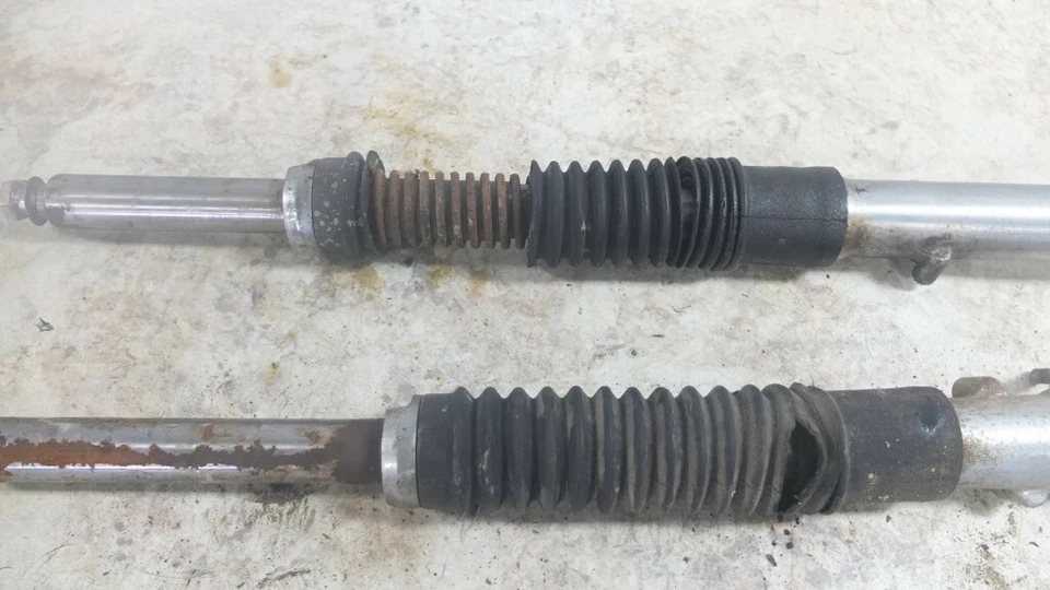 Amortiguadores horquillas delanteras 75 Honda CB125 CB 125 S Foto 4 de 4