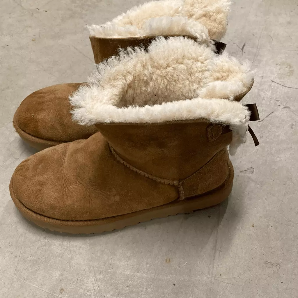 Boots type shop ugg
