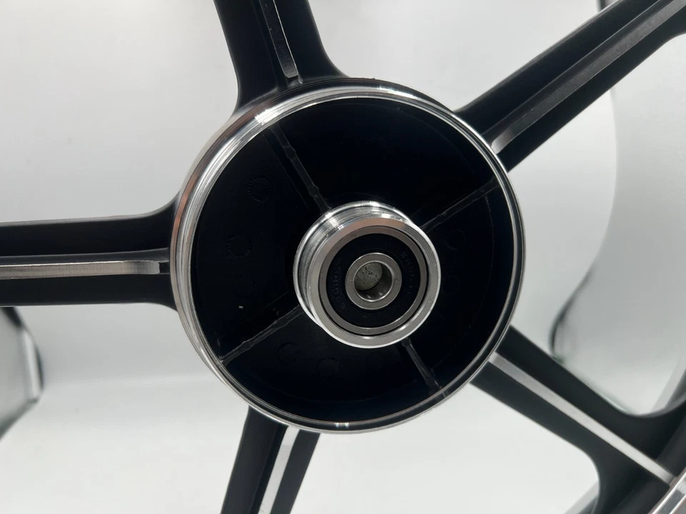 Honda C70 Passport Front and Rear Sportrim Black 5 Spoke 17" With Baaring Foto 2 de 4