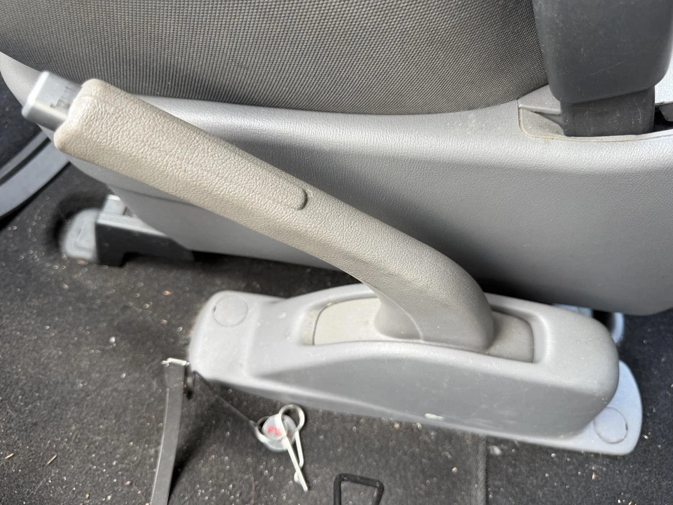 HYUNDAI ILOAD/IMAX TQ 11/2007-03/2021 RIGHT FRONT DOOR SHELL - image 4 of 4