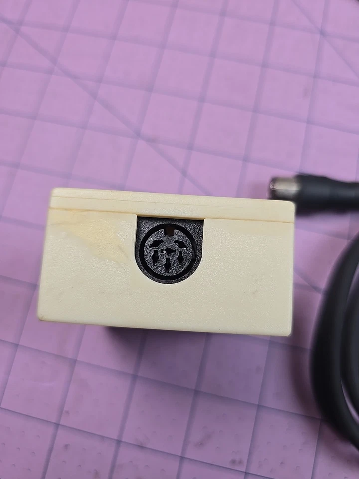 RARE - Amiga - Questronix A64 Commodore 64 Emulator with cable - Image 3 of 4