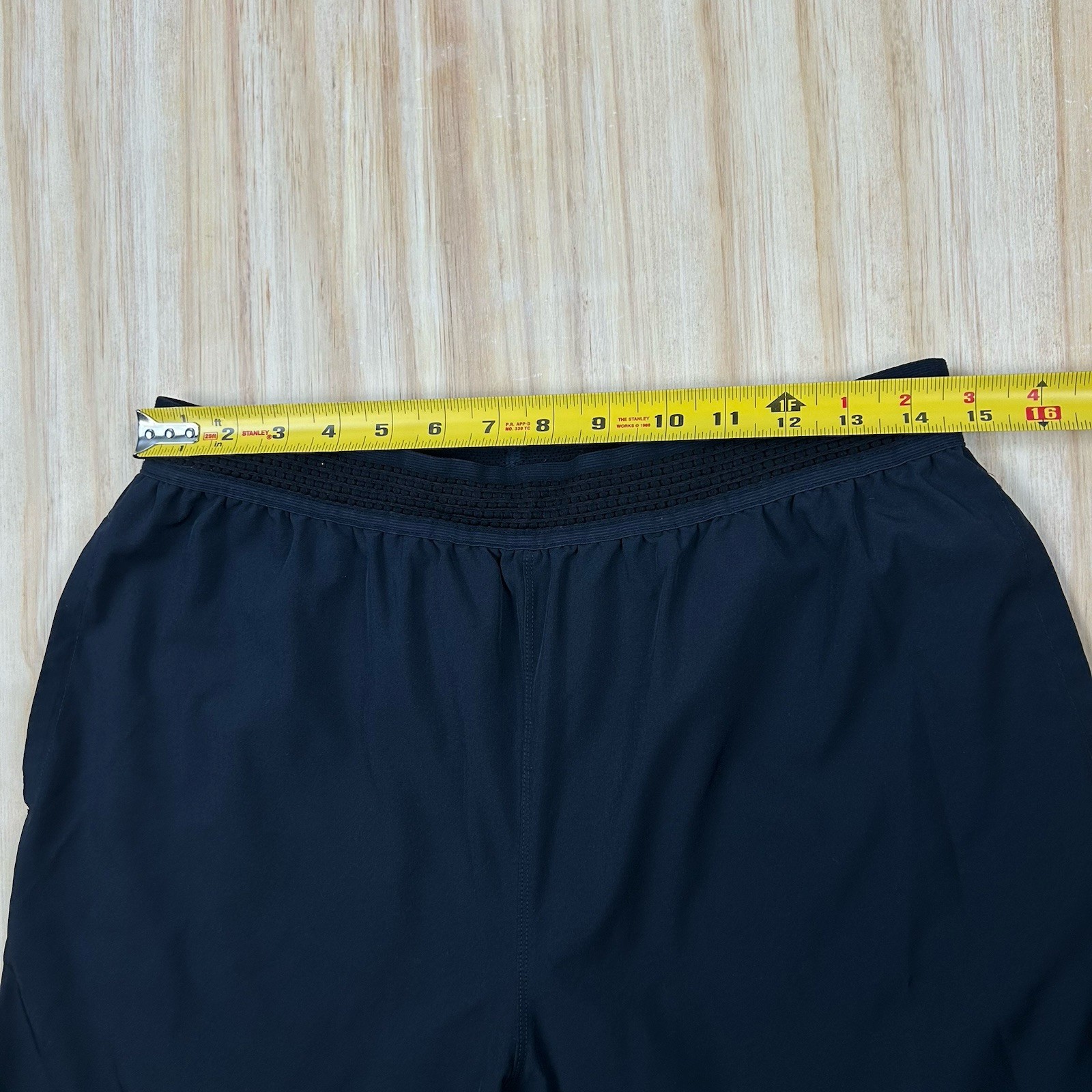 Fabletics Men's Black Solid 8.5" Medium Athletic … - image 7