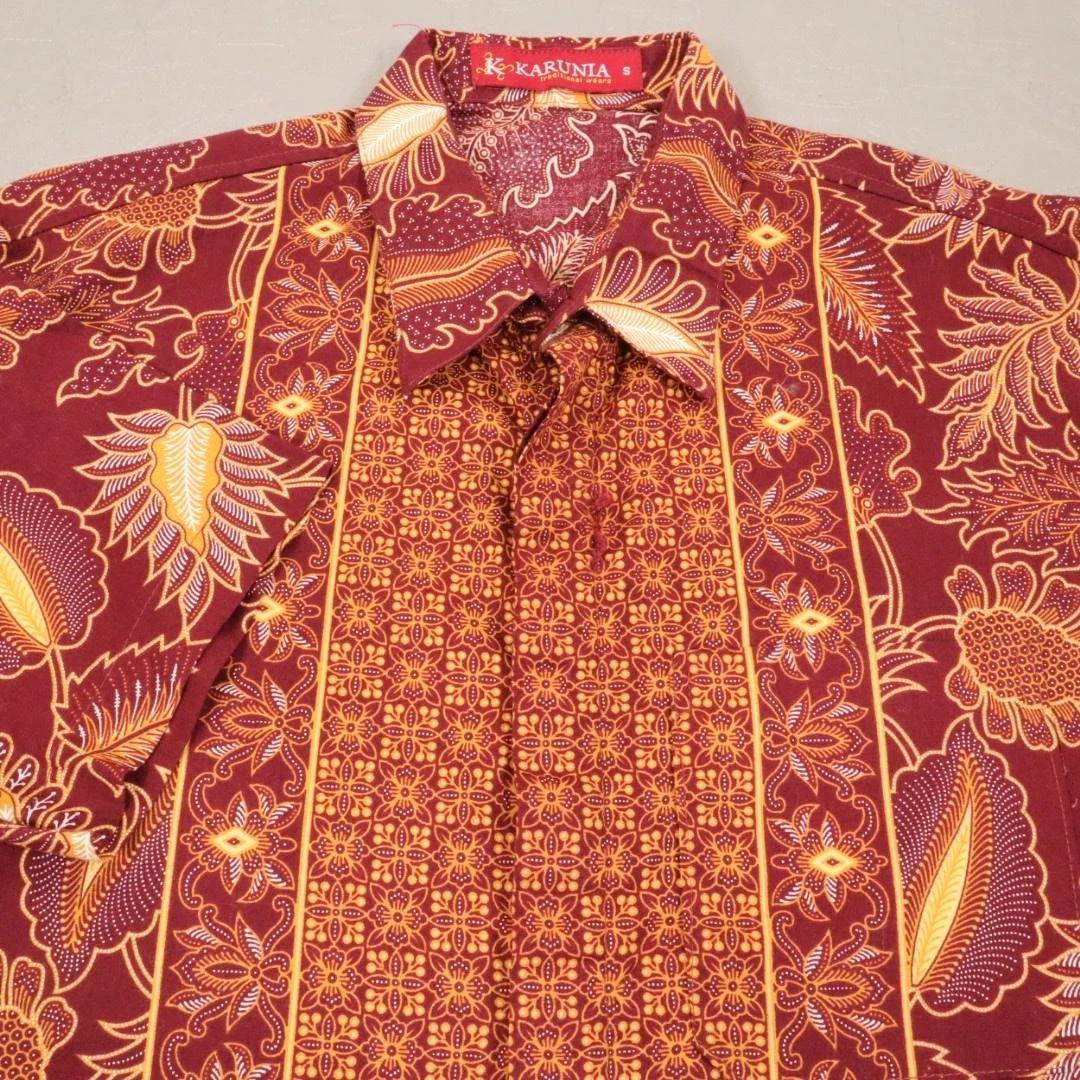 Karunia Batik Shirt Mens Small Red Floral Short Sleeve Button Casual Resort
Opens in a new window or