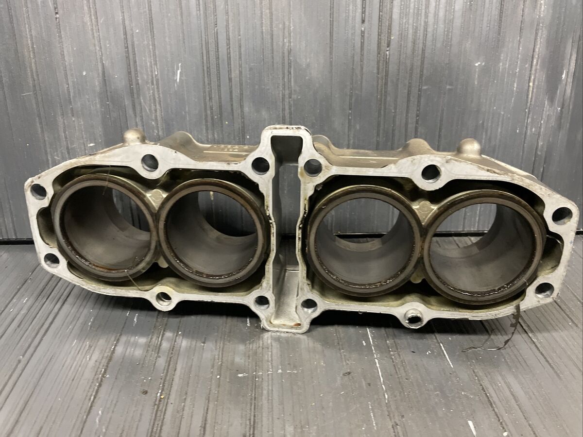 1995 Kawasaki Ninja ZX6 ZX600E, cylinder jugs, engine 1995 Kawasaki Ninja ZX6 ZX600E, cylinder jugs, engine