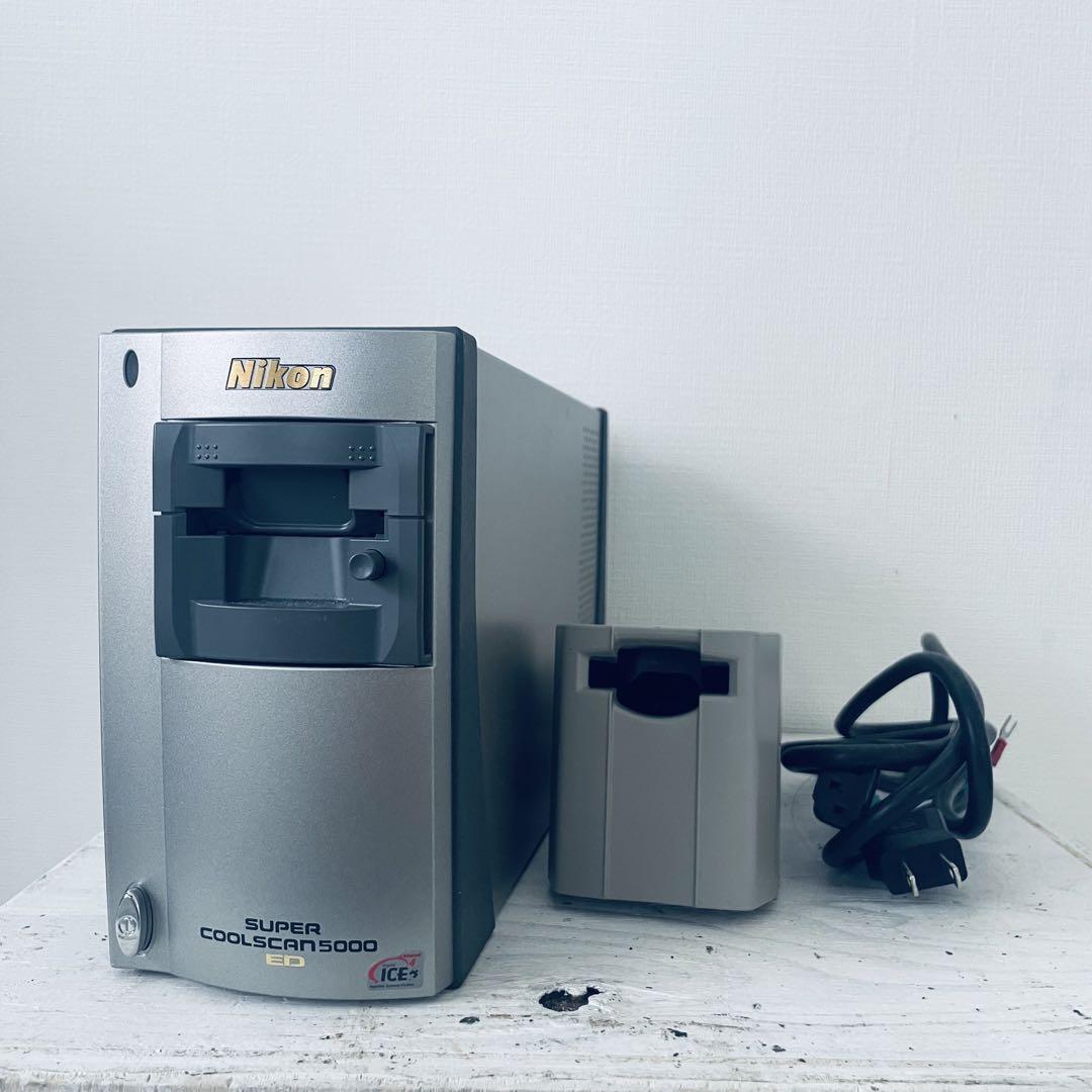 Nikon SUPER COOLSCAN LS-5000 ED Film Scanner Silver USED Nikon SUPER COOLSCAN LS-5000 ED Film Scanner Silver USED