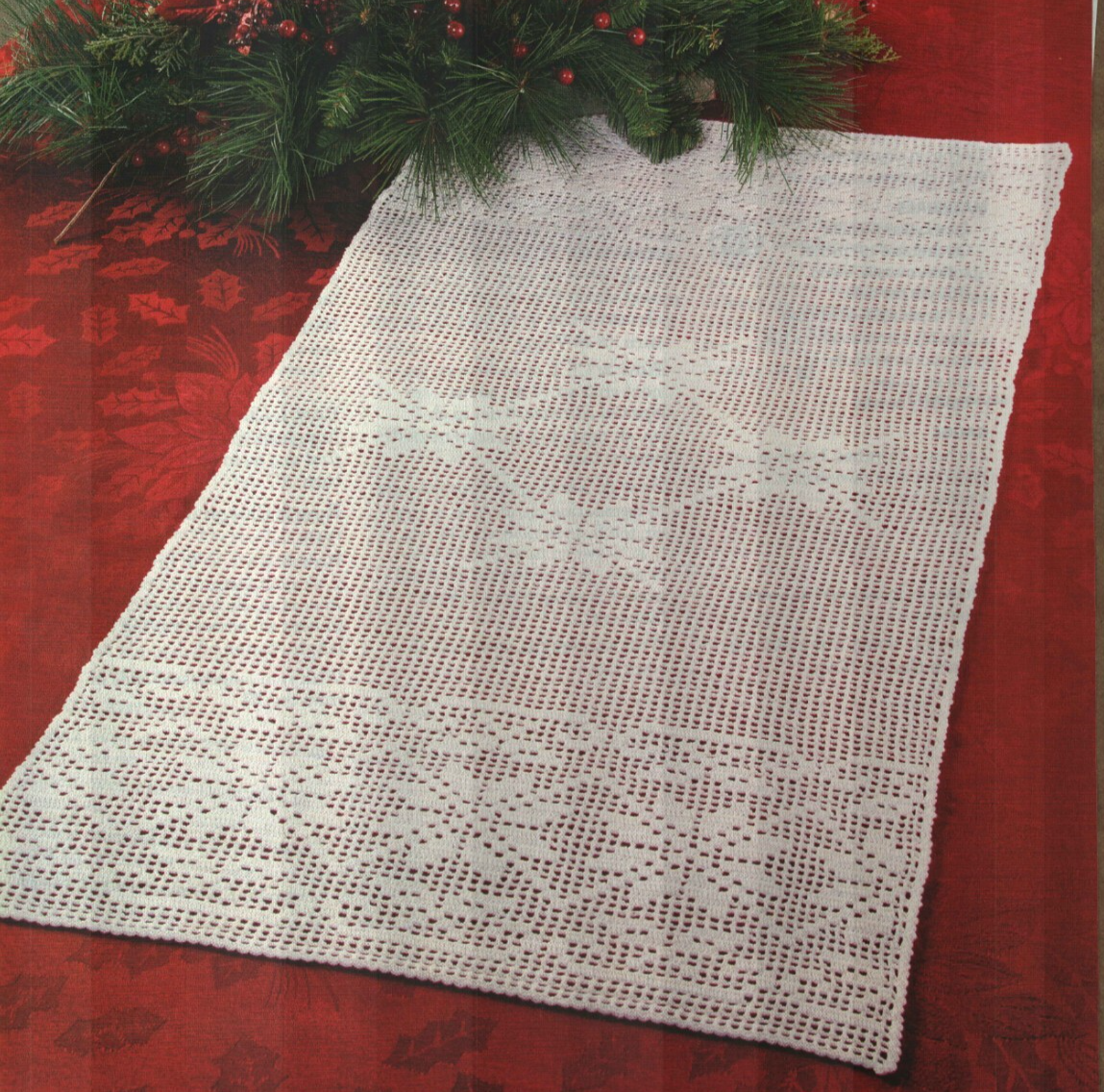 Filet Snowflake Pattern FESTIVE TABLE RUNNER FILET SNOWFLAKES CHRISTMAS CROCHET PATTERN ...