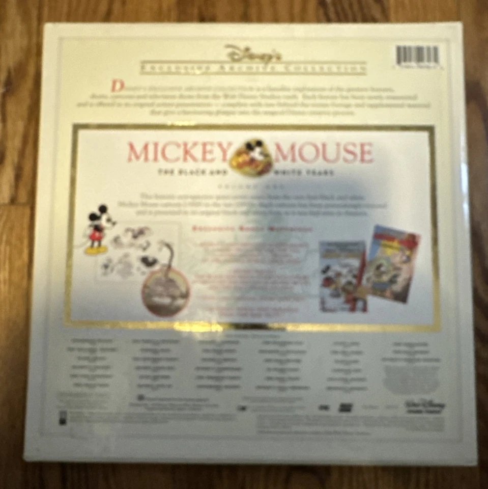MICKEY MOUSE  the Black & White Years Laser Disc Collection Vol 1 Walt Disney Foto 2 de 4