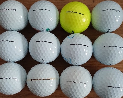 Titleist PRO V1 golf balls x 12