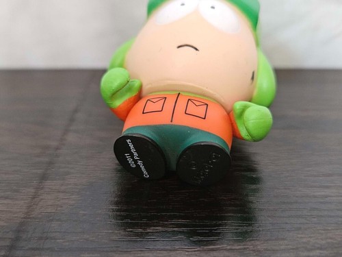 RARE 2011 Kidrobot South Park Series 1 - kyle- Vinyl Mini Action Figure Toy 3" - Picture 6 of 7
