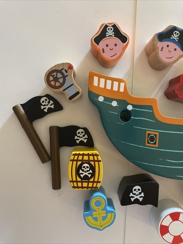Brybelly Wooden Play set Toy Pirate Ship With Accessories Great Fun Kids Toy - Picture 2 of 5