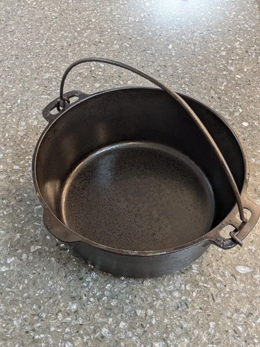 RESTORED* Vintage Unmarked Wagner Cast Iron Dutch Oven 5 QT "F" Handle No Lid
