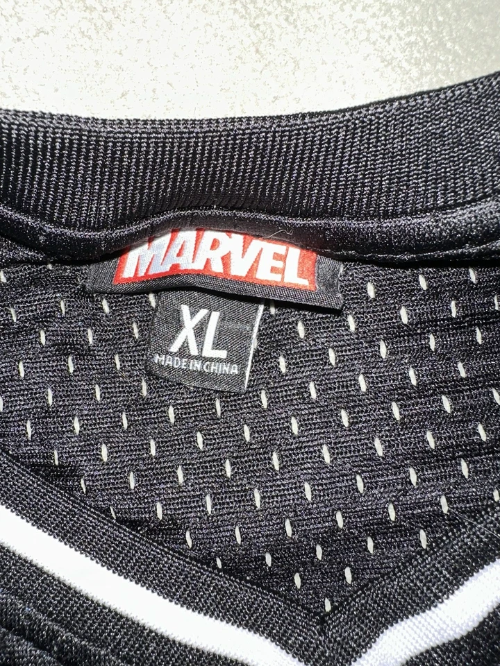 Camiseta deportiva de malla exclusiva de Marvel Avengers Capitán América Hulk para jóvenes XL Foto 3 de 4