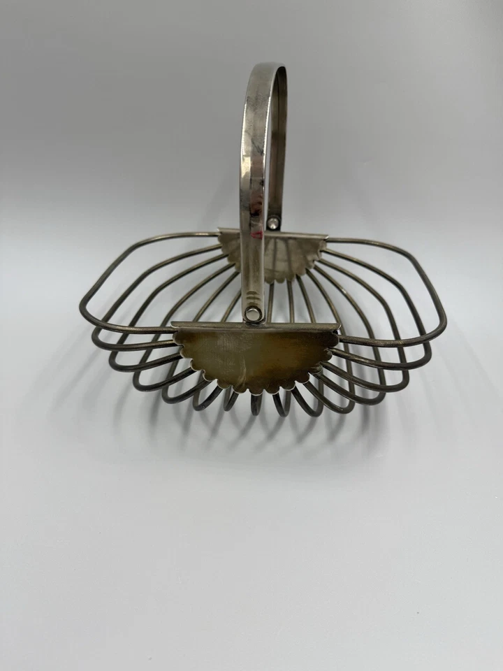 Fruit Bread Basket Silverplate New International Silver Wired Removable Handle - Image 3 of 4