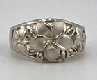 Vintage Unisex Sterling Silver Ring in a Floral Relief Style 5.1grams Size 9