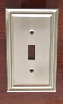 BRAINERD TRADITIONAL SINGLE TOGGLE NICKEL WALL PLATE W36553-SNE-C FREE SHIPPING