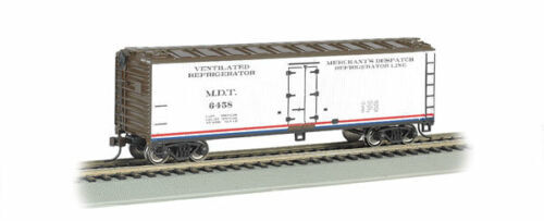 Bachmann Trains - Village Streetcar Christmas Auto Reversing Set - On30 Scale - Runs on HO Track