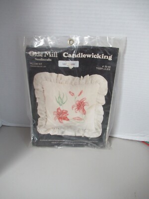 OLDE MILL  ''TIGER LILIES''   CANDLEWICK EMBROIDERY PILLOW KIT 12'' X 12'' #00-40