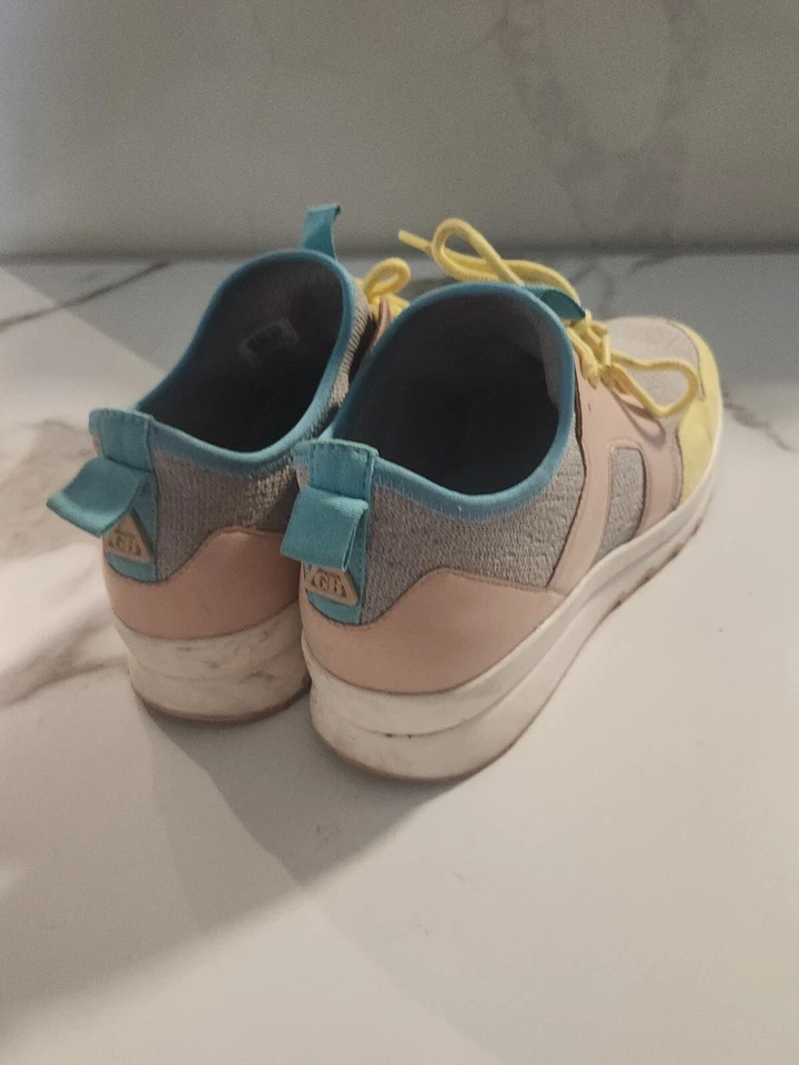 GB Mujer Talla 9.5M The Change Finish-Line Zapatillas Tejido Sostenible Amarillo Rosa Foto 3 de 4