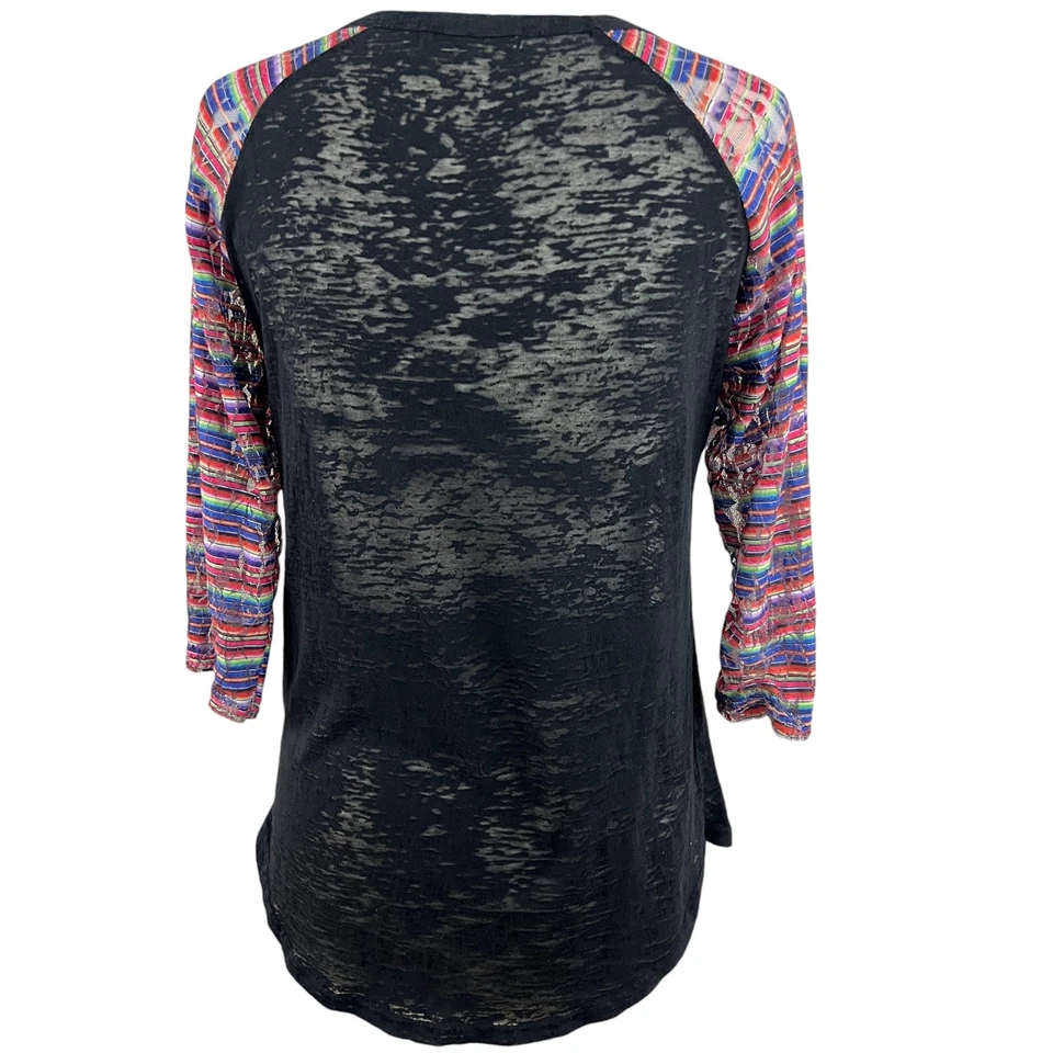 Camiseta Southern Grace negra manga 3/4 con cruz talla mediana Foto 2 de 4