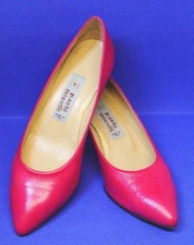 PAOLO MICELLI MADE IN ITALY SZ38(US 7.5) FUSHIA COLOR LEATHER 2" PUMPS,GOOD COND