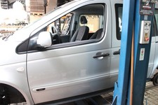 T&Uuml;R Vorn Links Mercedes-benz Vaneo 1.6 414 Farbe Brillantsilber metallic MB 974